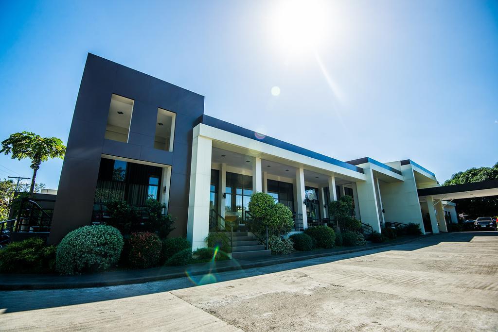 Ariana Hotel Dipolog Extérieur photo