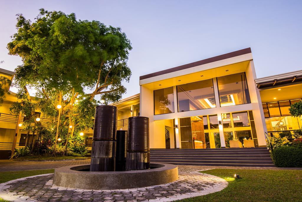 Ariana Hotel Dipolog Extérieur photo