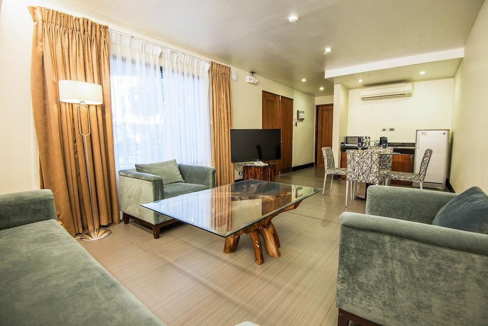 Ariana Hotel Dipolog Extérieur photo