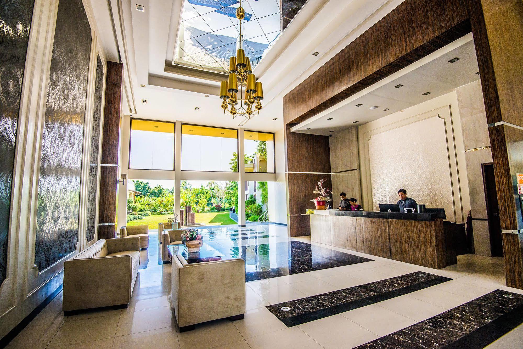 Ariana Hotel Dipolog Extérieur photo